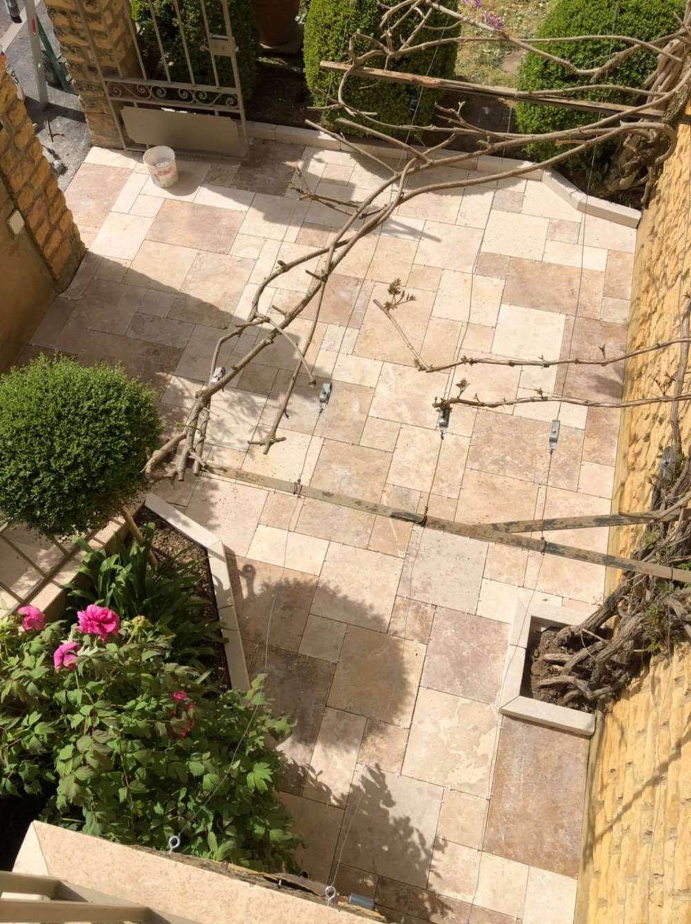 terrasse en pierre naturelle