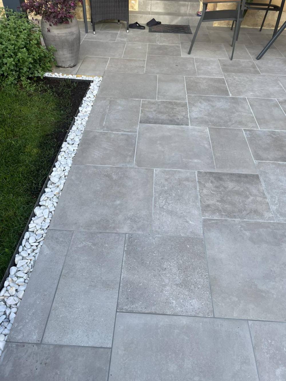 terrasse en  carrelage bordure