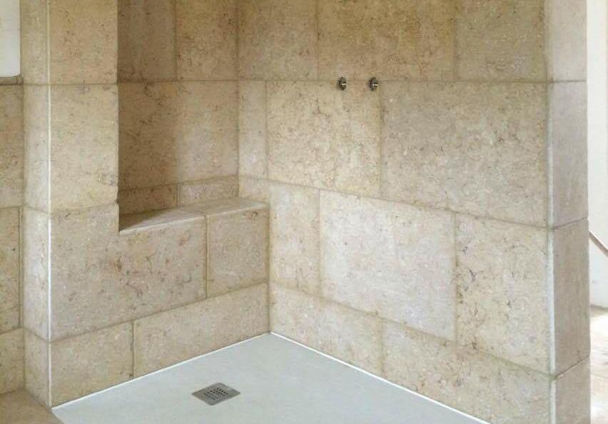 pierres naturelles salle de bain